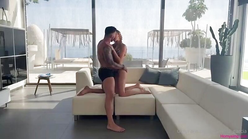 Frances Bentley Filling her Pussy with Cream Outdoor