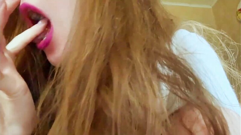 Malinkaa98 Sexy Pussy and Ass Tease