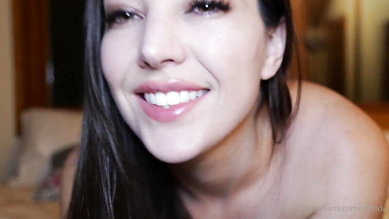 Orenda Asmr Close Up Kisses show