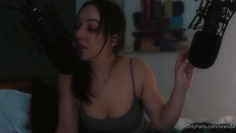 Orenda ASMR Nude Roleplay in Bed