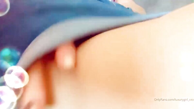 Luxury Girl Nude Pussy Fingering