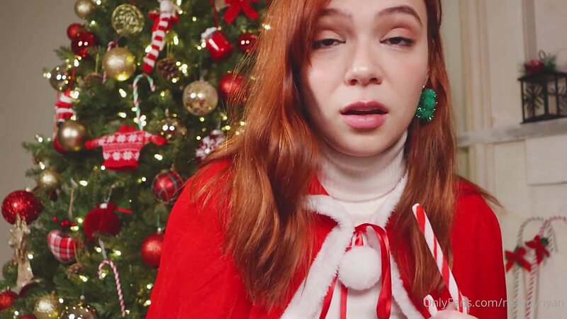 Maimy ASMR Sexy Christmas Lingerie Show