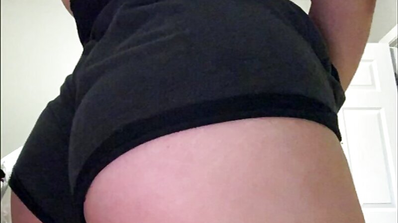 ARonaWillDo Hot Twitch Streamer Stripteasing