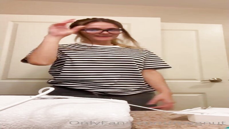 Megnutt02 Big Tits and Glasses Fucking
