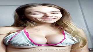 Megnutt02 Onlyfans Bikini Strip Tease Video Leaked