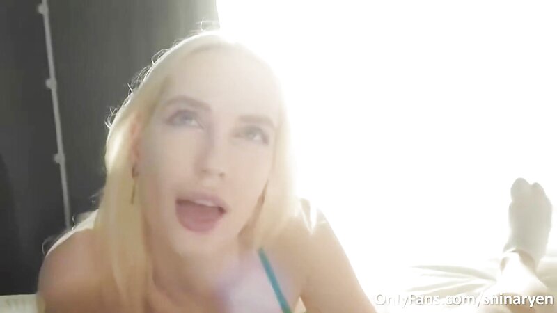 Shinaryens Babe Stripteasing and Dancing show