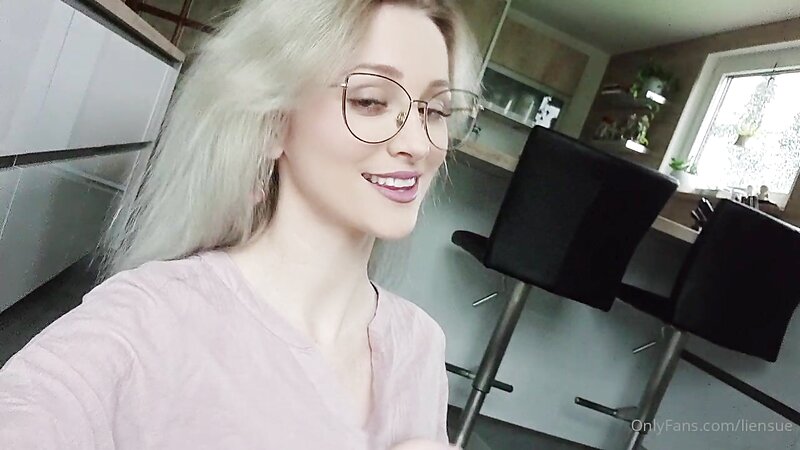 LienSue Blonde Cosplay Dancing and Stripteasing