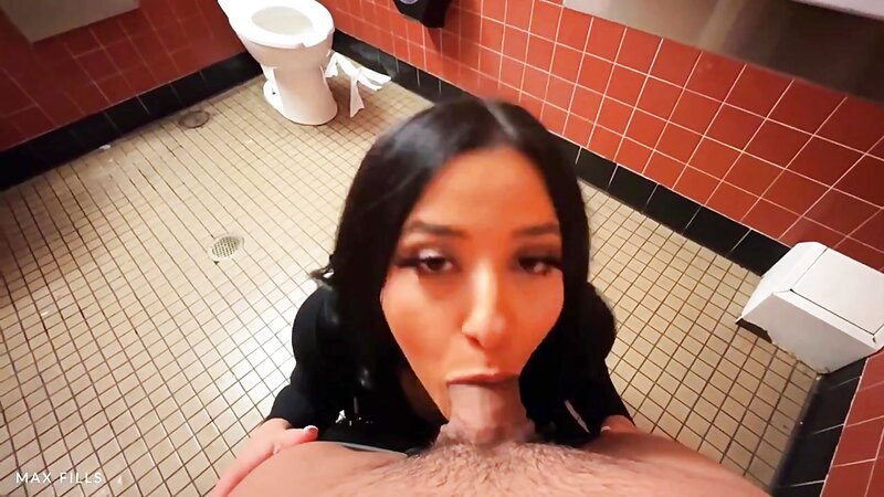 Vanessa Marie Bathroom Sextape with Sisters and BFF