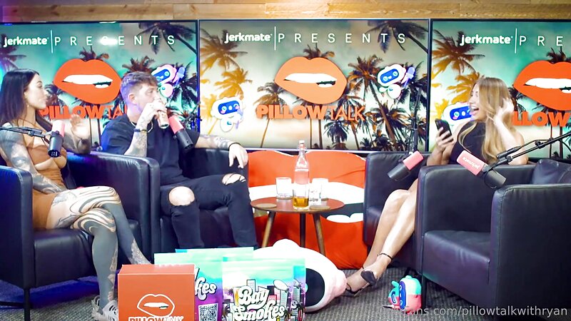 Lillian Phillips Fucks a Midget Man Live