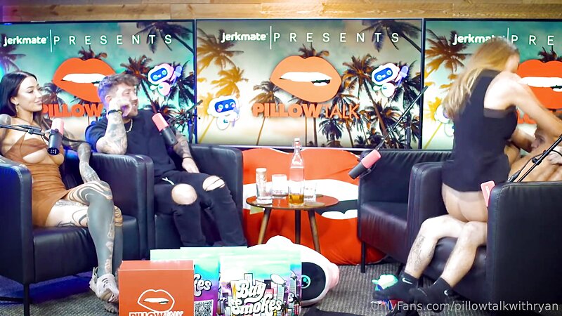 Lillian Phillips Fucks a Midget Man Live