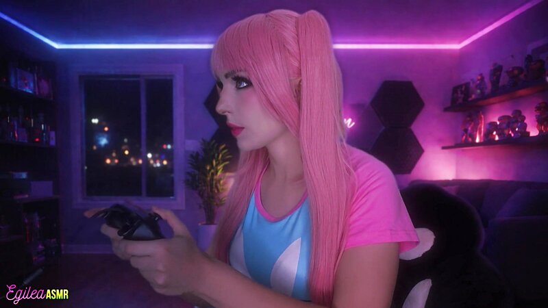 Egilea Gamer Girlfriend Cosplay ASMR Licking and Kissing