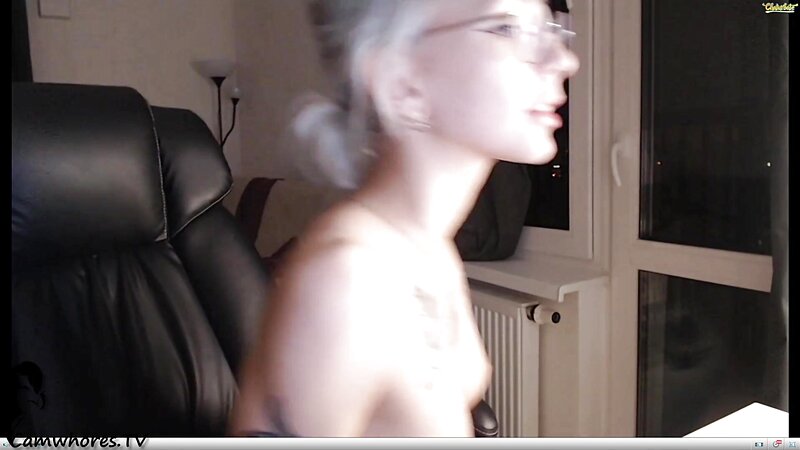 Isa Topless Cam Show