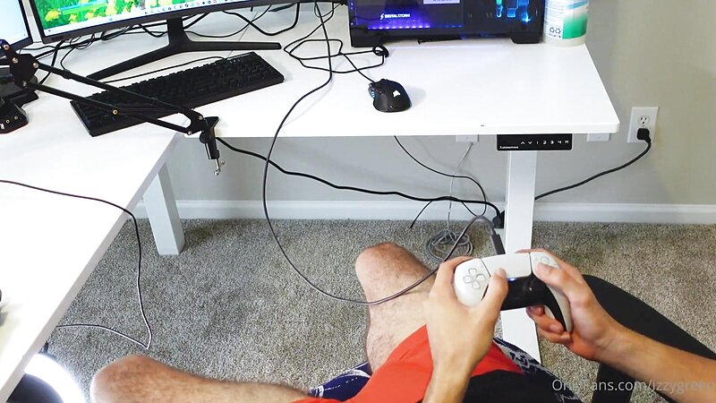 Izzy Green Having Sex While Playing Game