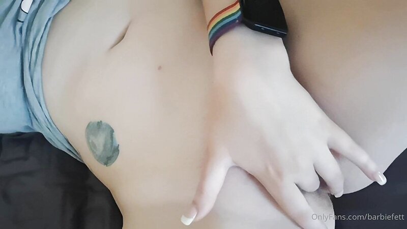 Jessica Fox Nude Masturbating