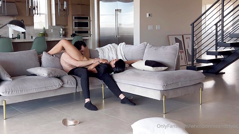 Whosbonnieandclyde Amateur Couple Hard Fuck and Deepthroat on Couch