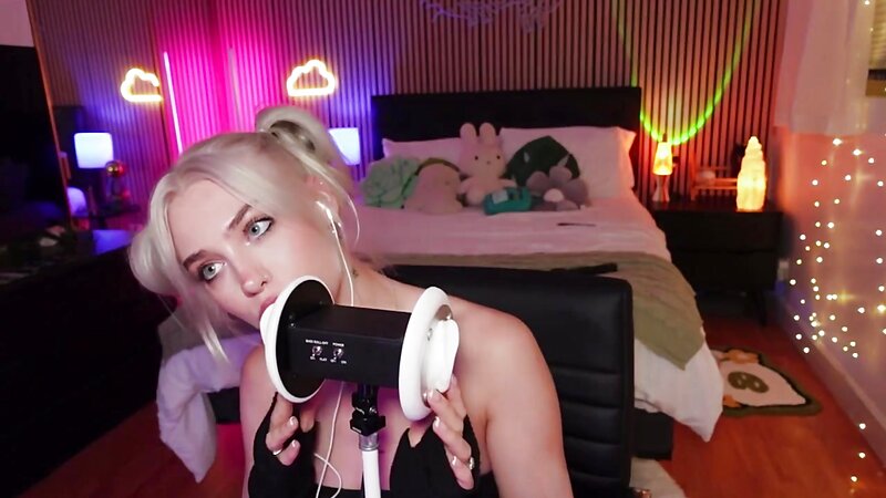 Ariesia ASMR Space Buns Ear Licking and Wet Mouth Sounds NSFW