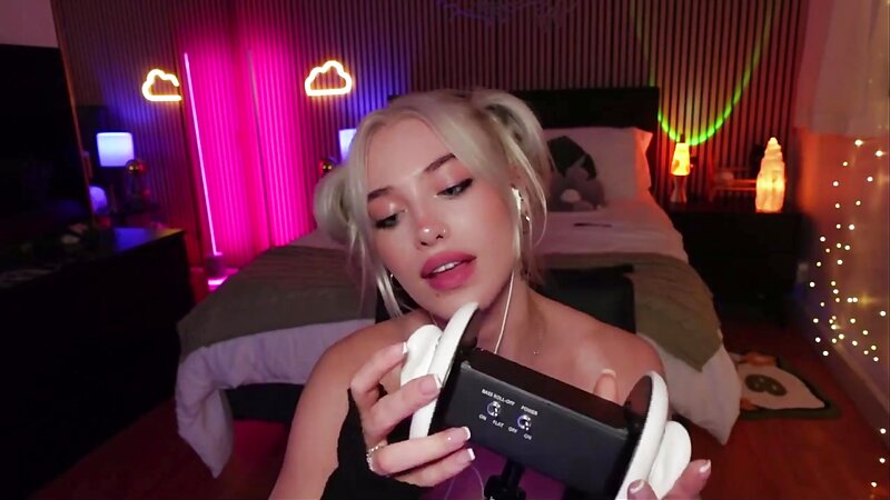 Ariesia ASMR Space Buns Ear Licking and Wet Mouth Sounds NSFW