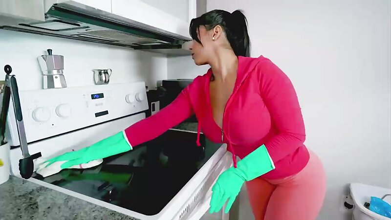 Big Assed Brunette Maid Creampie and Cumshot Fantasy