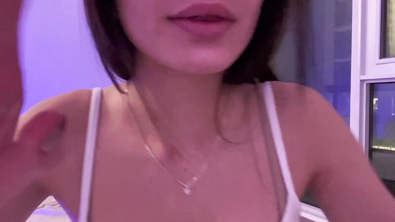 Bongocot ASMR: Cozy Clothing and Body Scratching Sounds