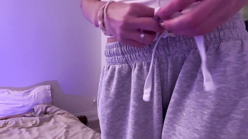 Bongocot ASMR: Cozy Clothing and Body Scratching Sounds
