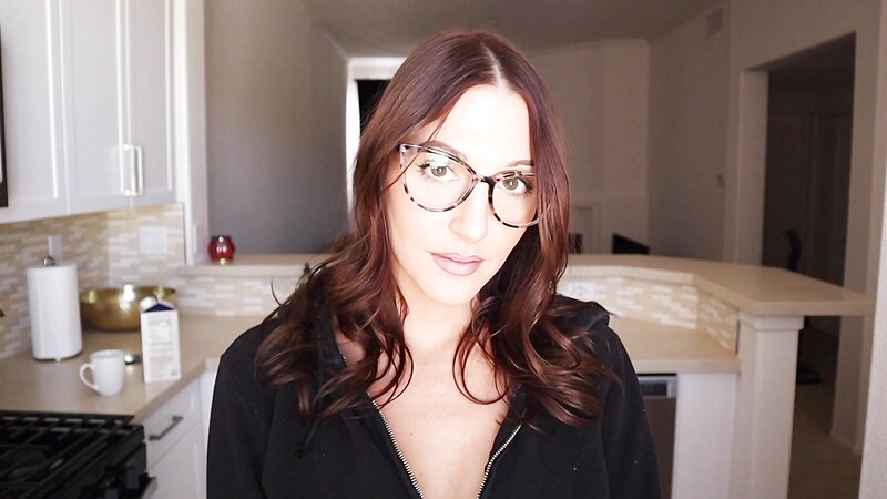 Tatum Christine Seducing Mom's New Boyfriend in Steamy BBC POV Roleplay