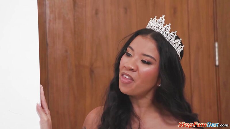 AmeenaGreen Interracial Bridal Play Fuck in Wedding Dress with Deepthroat Blowjob