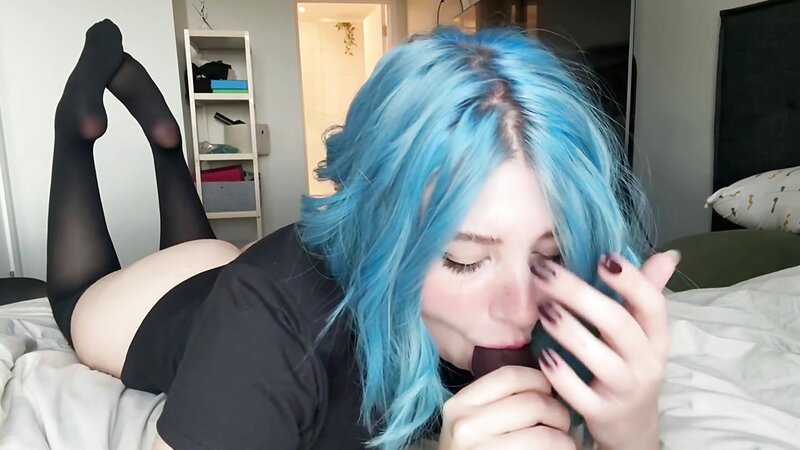 Vixenp Seductive Blue Hair Babe Blowing BBC Dildo Solo
