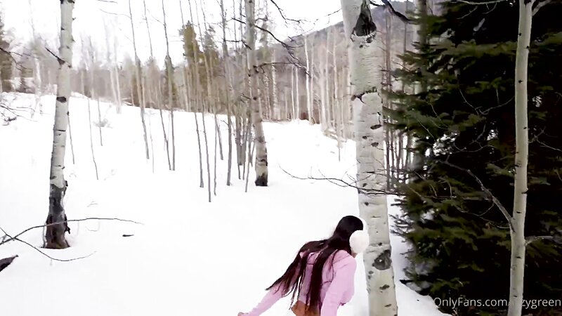 Izzy Green Snow White Cosplay Blowjob in the Snow