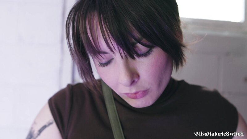 Miss Malorie Switch Married Milf Quickie in Parking Lot POV