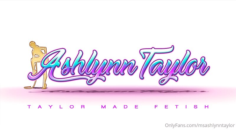 AshlynnTaylor Lotions And Massages Her Feet