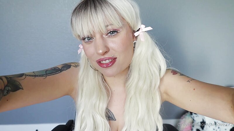 AriLove Roleplay: Busty Girlfriend Gives Blowjob and Massage in ASMR