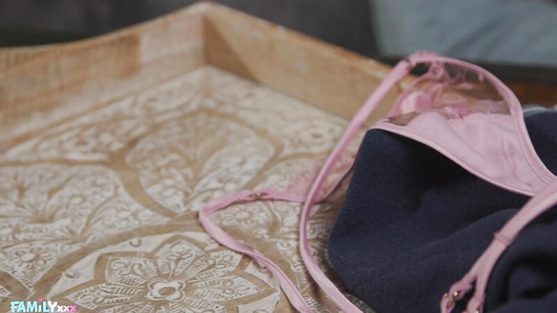 Britt Blair Takes Long Dick in Pussy and Blowjob Sextape