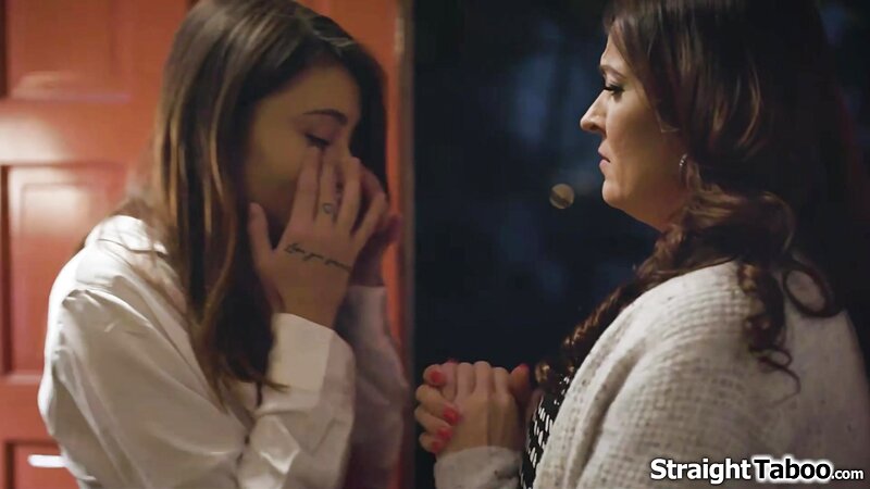 Adria Rae Seduced and Licked by MILF Elexis Monroe in Shaved Lesbian Roleplay