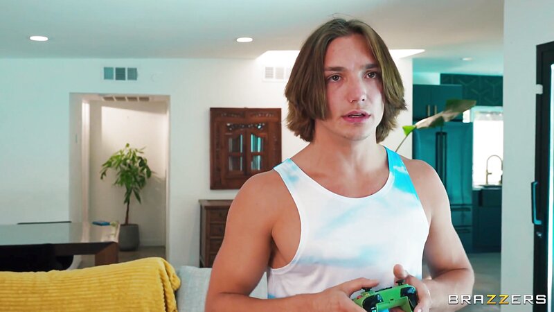 Gamer Girl Renee Rose Gets Fucked Twice By Her Stepbrothers