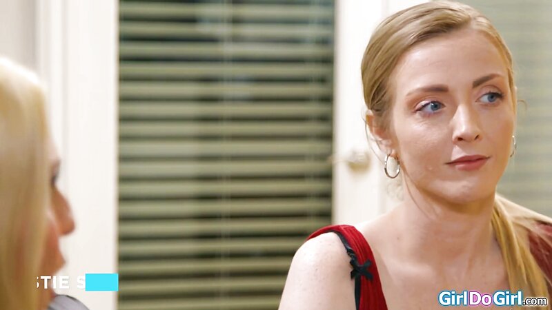 Karla Kush and Christie Stevens Lesbian Scissoring and Face Sitting in Teacher Roleplay