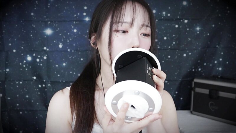 Jamonghae ASMR Mouth Sounds with Soft Korean Whispering 3Dio Ear-to-Ear Tingles