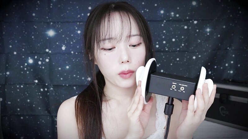 Jamonghae ASMR Mouth Sounds with Soft Korean Whispering 3Dio Ear-to-Ear Tingles
