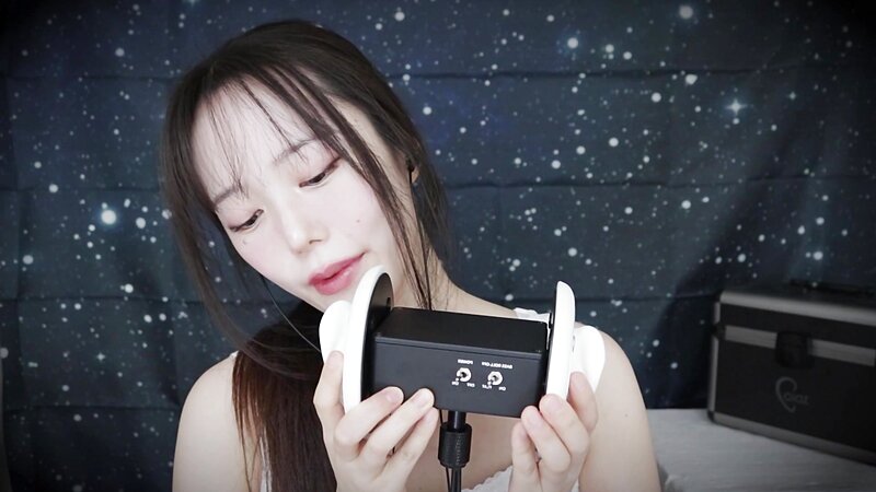 Jamonghae ASMR Mouth Sounds with Soft Korean Whispering 3Dio Ear-to-Ear Tingles
