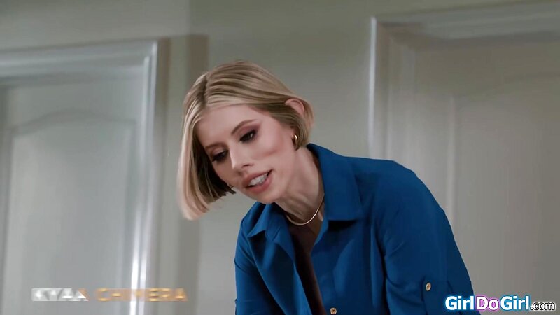 Roxie Sinner and Goddess Kyaa Scissor NinaNovaXOXO While She Studies in Busty Lesbian Threesome