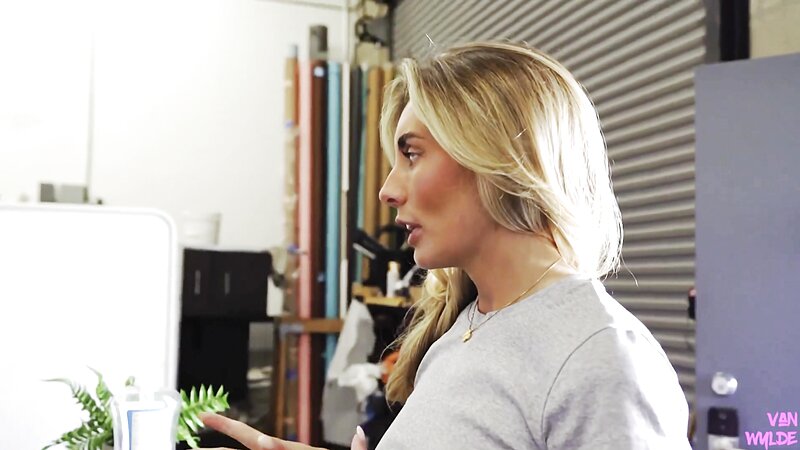 Bonnie Blue Big Cock Blowjob and Creampie in Gym Locker Room