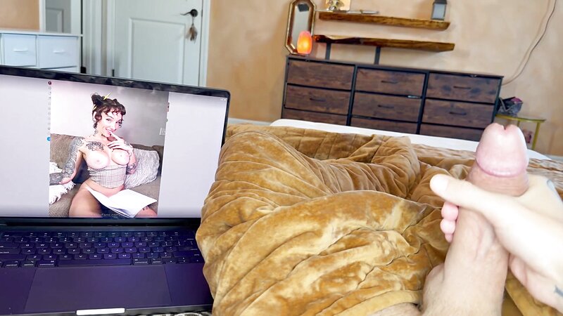 Step-Bro Helps Step-Sis With Content Photoshoot in Taboo Roleplay Sextape