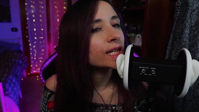 Itskikuneko Soft ASMR Ear Licking Sensation