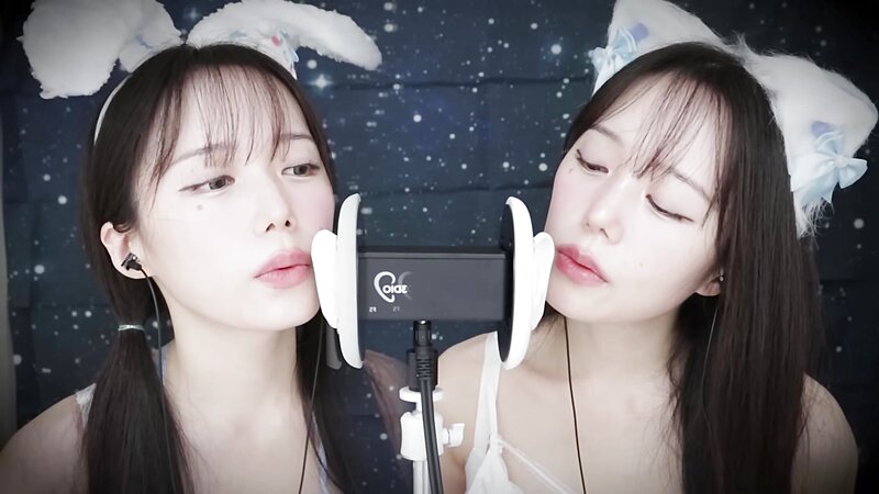 Jamonghae ASMR 12 April 2026 Tickle and Petplay Relaxing Facial Massage