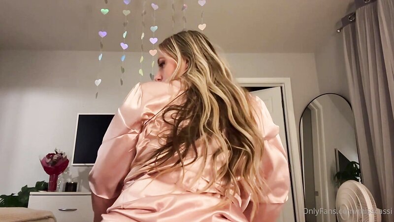 Miss Cassi ASMR Massage with Shirt Scratching and Oil Sounds