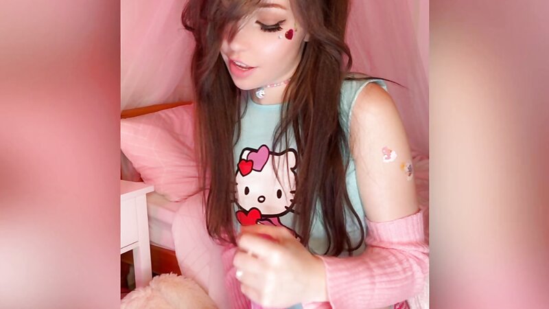 Belle Delphine Hello Kitty Cosplay Self Fuck and Boyfriend Sex Tape