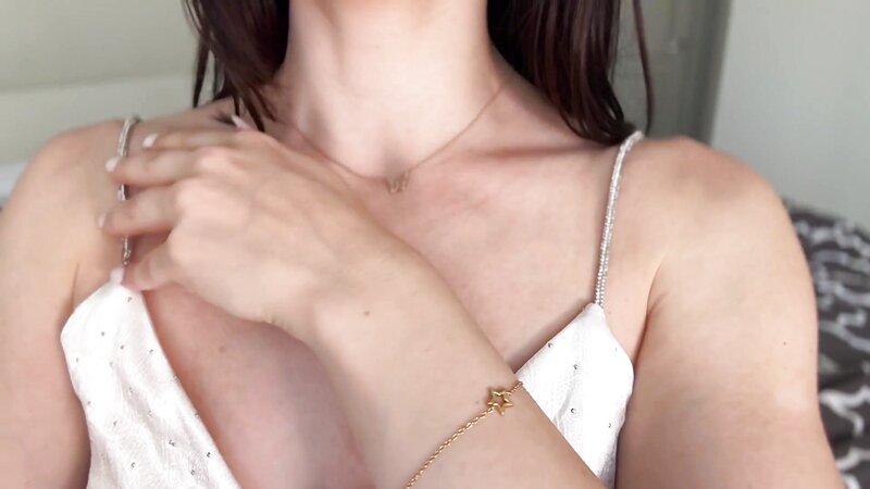 The MashaKata ASMR Magnetic Hypnotic Kisses For You