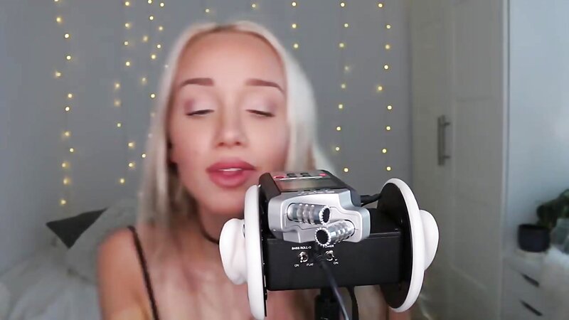 GwenGwiz ASMR Ear Licking and Sucking Blowjob
