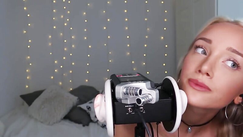 GwenGwiz ASMR Ear Licking and Sucking Blowjob