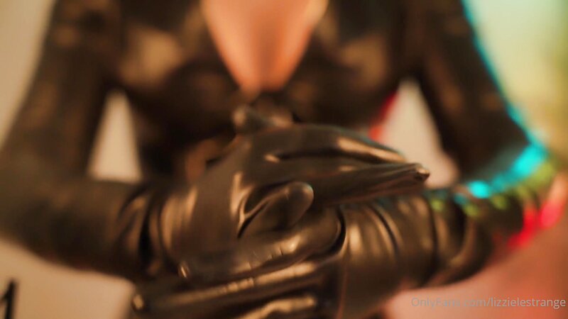 LizzieLestrange Sexy Catwoman Cosplay ASMR Roleplay