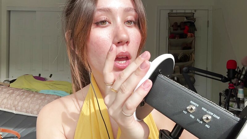 Dakota B ASMR 3Dio Wet and Dry Mouth Sounds Experience